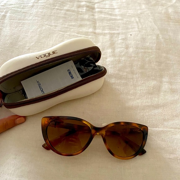 Vogue cat eye sunglasses - Picture 1 of 2